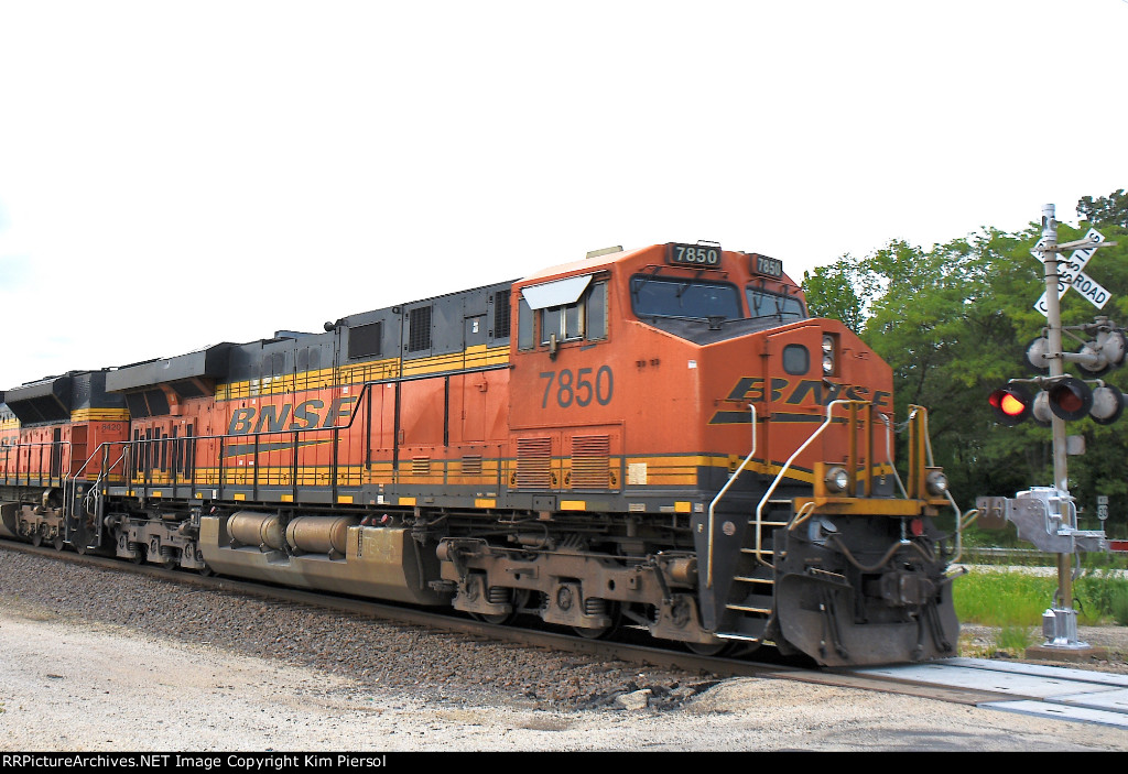 BNSF 7850 Pusher